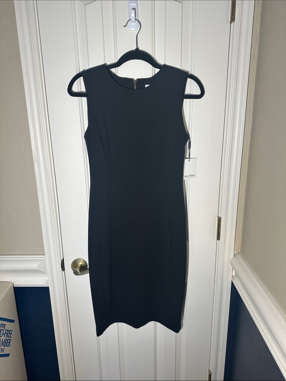 Calvin Klein Black Sleeveless Sheath Dress Size 6